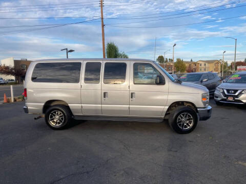 2013 Ford E-Series E-350 SD XLT