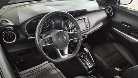 2020 Nissan Kicks SR