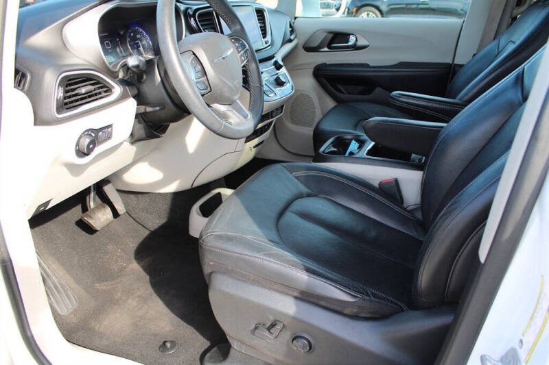 2022 Chrysler Pacifica Touring L