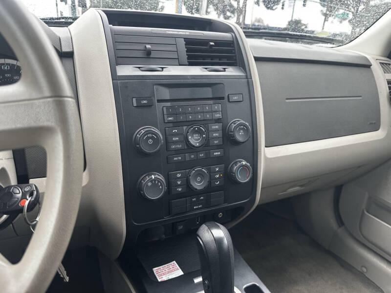 2011 Ford Escape XLS