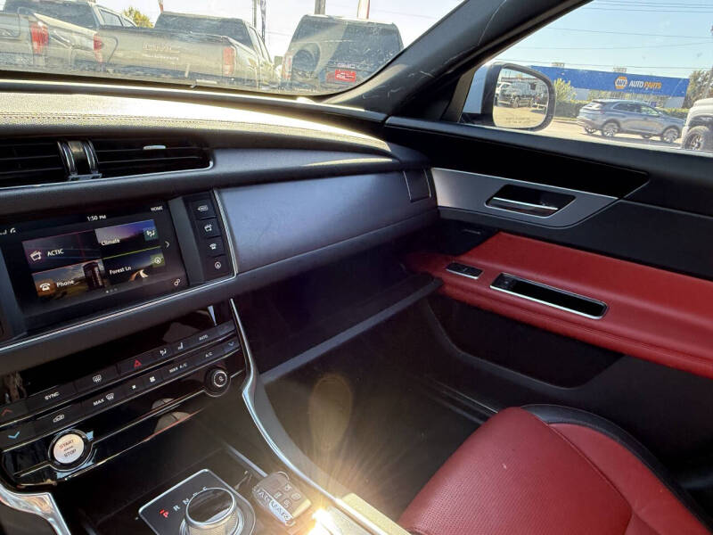 2016 Jaguar XF R-Sport