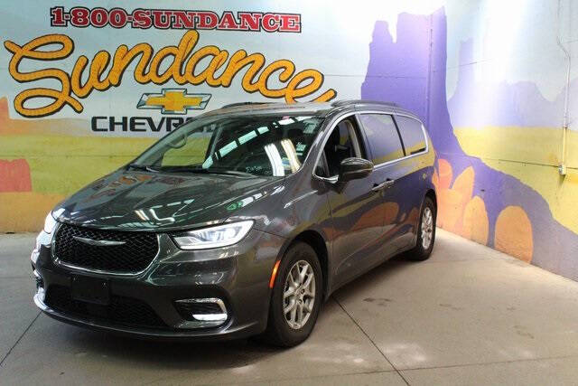 Used 2022 Chrysler Pacifica Touring L with VIN 2C4RC1BG1NR195375 for sale in Grand Ledge, MI