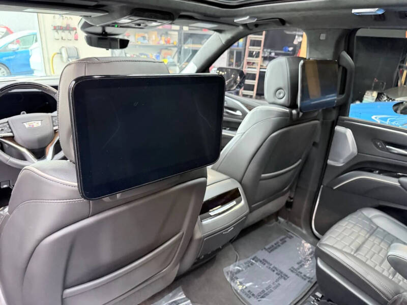 2022 Cadillac Escalade ESV Sport Platinum