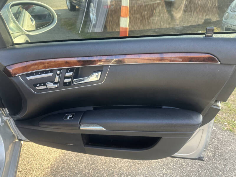 2009 Mercedes-Benz S-Class S 550 4MATIC