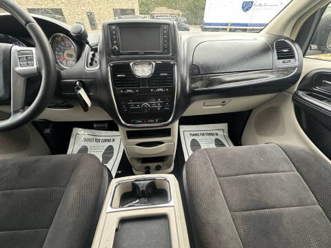 2012 Chrysler Town and Country Touring