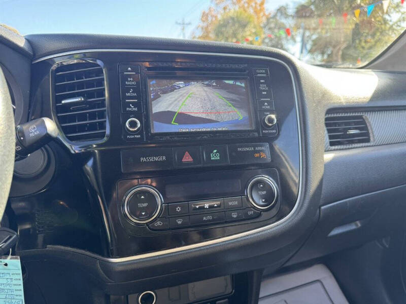 2017 Mitsubishi Outlander ES