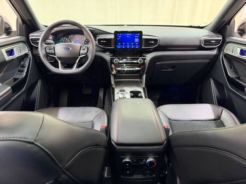 2024 Ford Explorer ST-Line