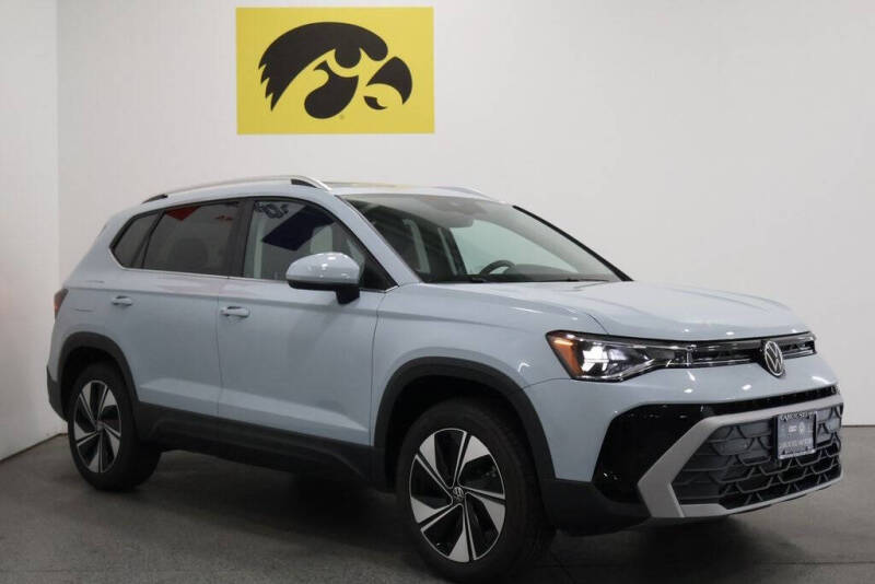 2025 Volkswagen Taos SE 4Motion