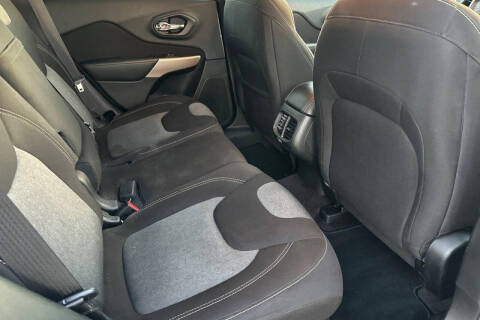 2017 Jeep Cherokee Sport Altitude