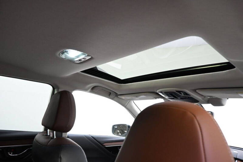 2022 Subaru Outback Touring XT