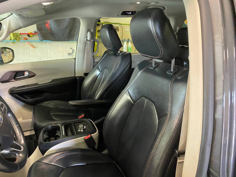 2017 Chrysler Pacifica Touring Plus
