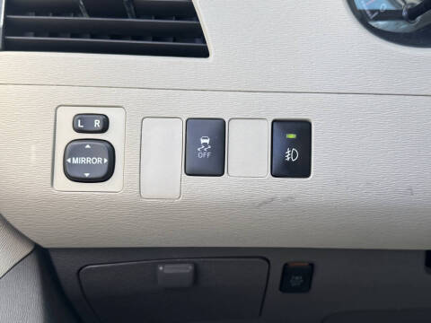 2011 Toyota Sienna LE 8-Passenger