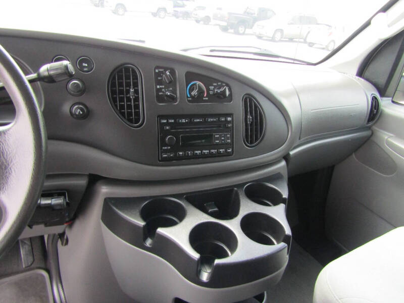 2008 Ford E-Series E-350 SD XLT