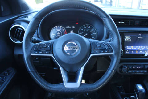 2021 Nissan Kicks SR