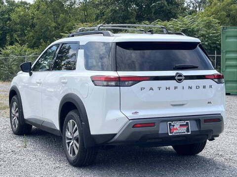 2026 Nissan Pathfinder SL