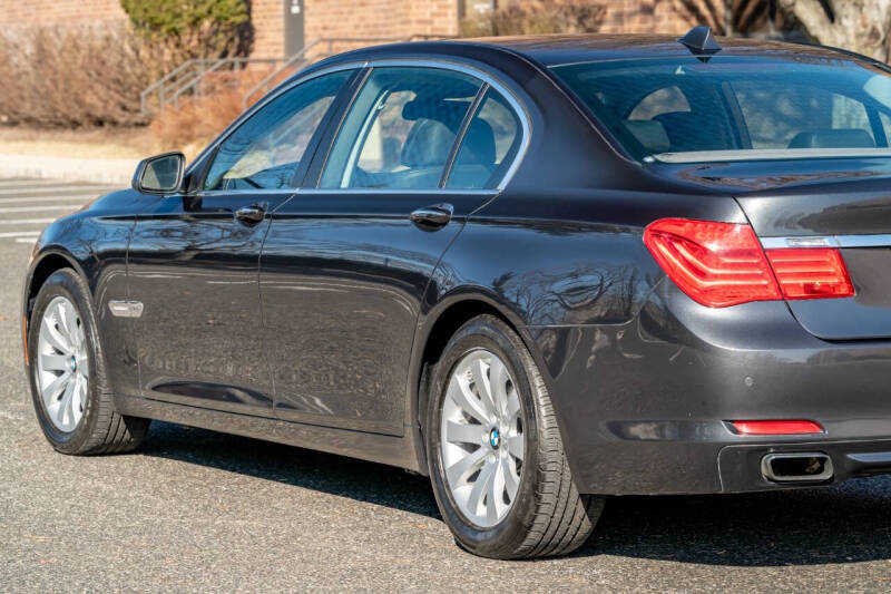2011 BMW 7 Series 750Li xDrive