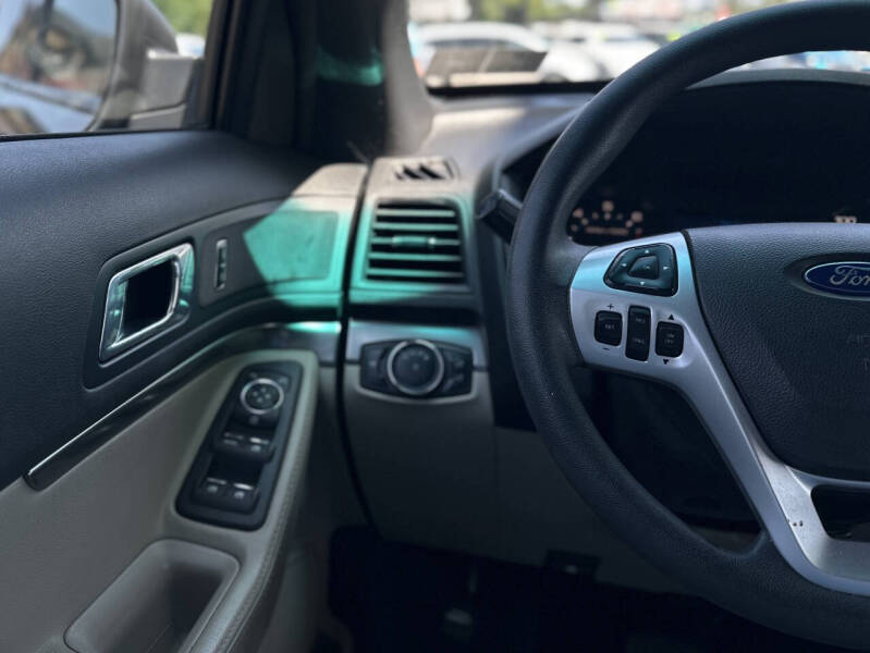 2015 Ford Explorer