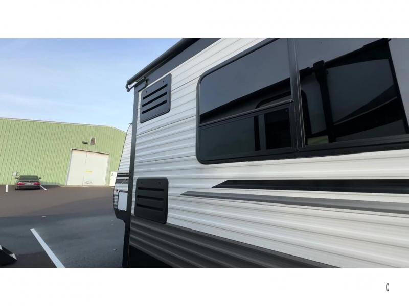 2022 Coleman LANTERN LT 262BH