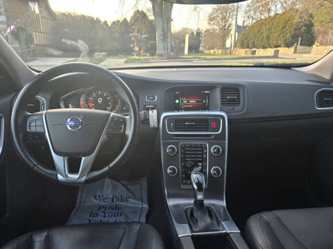 2016 Volvo V60 Cross Country T5