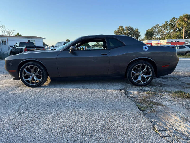 2017 Dodge Challenger SXT Plus