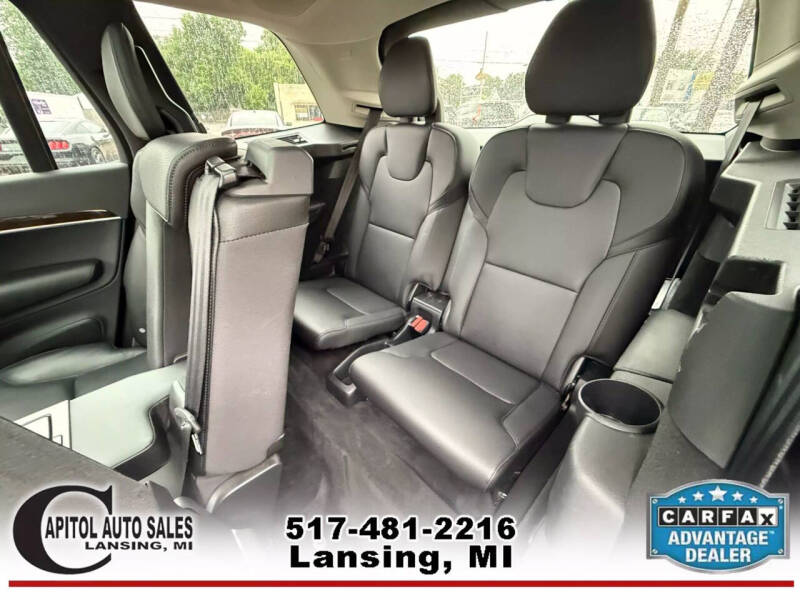 2016 Volvo XC90 T6 Momentum