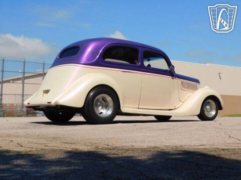 1935 Ford Tudor
