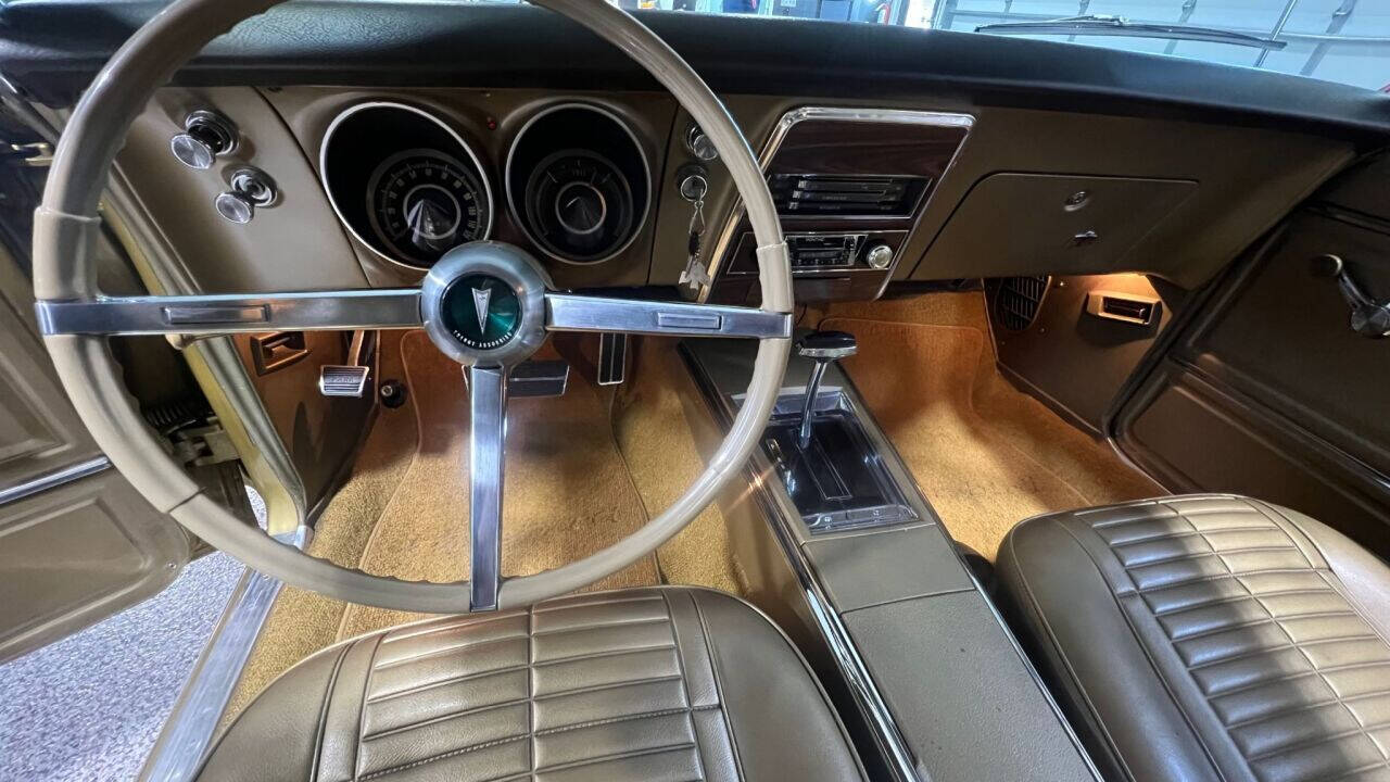 1967 Pontiac Firebird 37