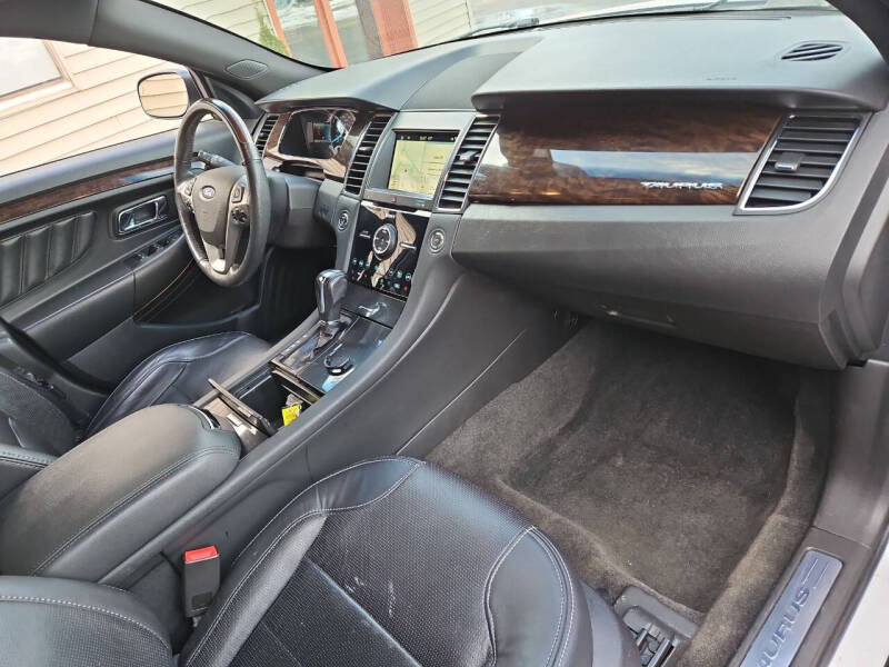 2018 Ford Taurus Limited