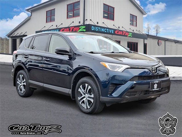 2018 Toyota RAV4 for sale at Distinctive Car Toyz in Egg Harbor Township NJ