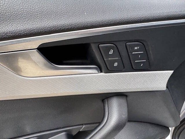 2017 Audi A4 2.0T quattro Premium