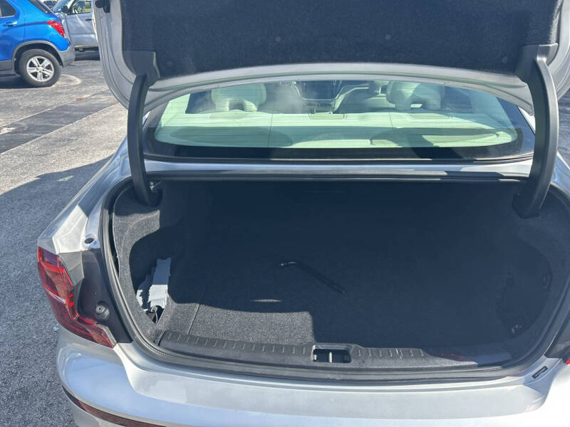 2022 Volvo S60 B5 Momentum