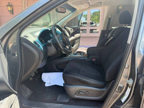 2016 Nissan Pathfinder SV