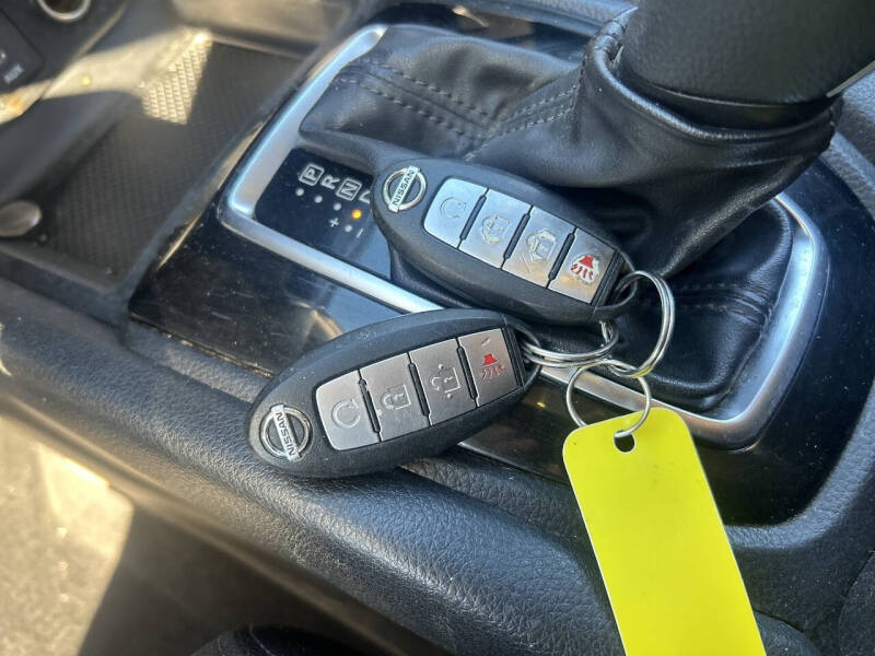 2017 Nissan Rogue SV