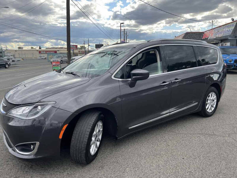 2020 Chrysler Pacifica Touring L