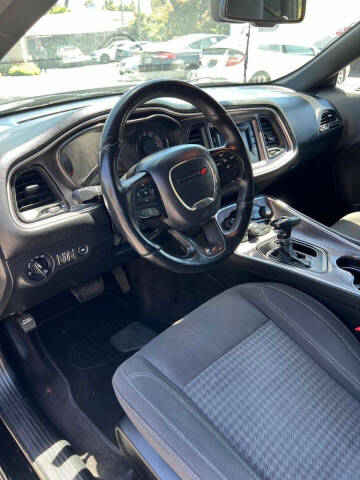 2017 Dodge Challenger SXT