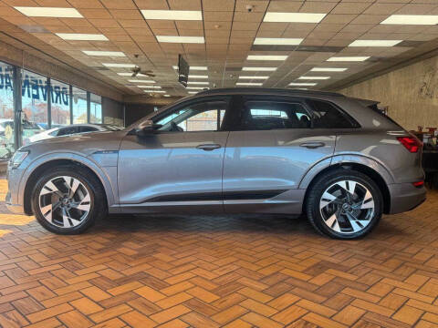 2021 Audi e-tron quattro Premium