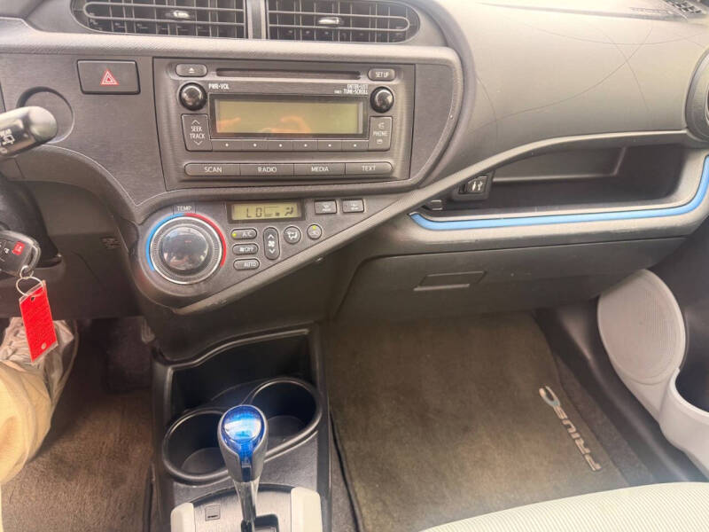 2013 Toyota Prius c Two