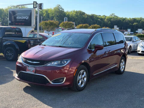 2017 Chrysler Pacifica Touring-L Plus
