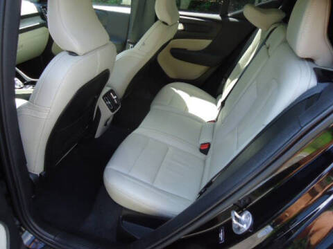 2023 Volvo XC40 B5 Plus Bright Theme