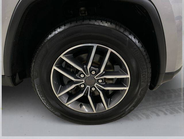 2019 Jeep Grand Cherokee Laredo E