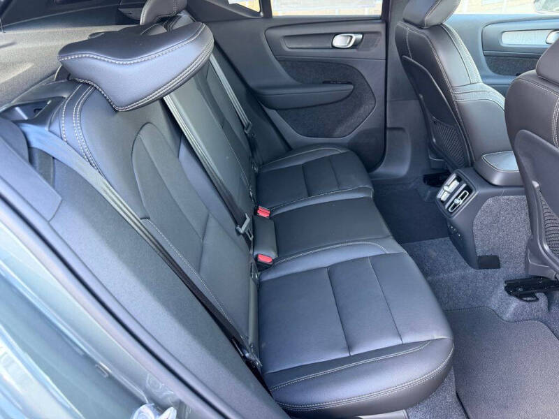 2026 Volvo XC40 B5 Core
