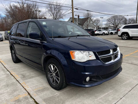 2017 Dodge Grand Caravan for sale at Julian Auto Sales in Warren MI