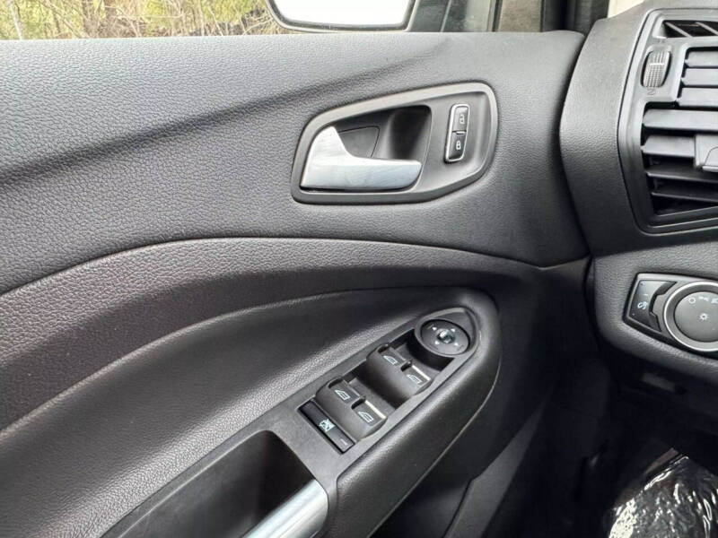 2015 Ford C-MAX Hybrid SE