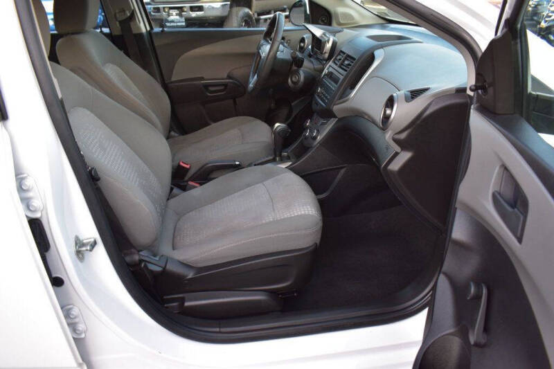 2016 Chevrolet Sonic LS Auto