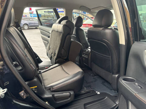 2020 Nissan Pathfinder SV