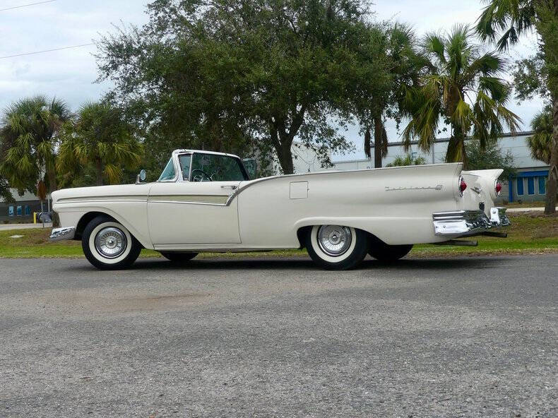 1957 Ford Fairlane