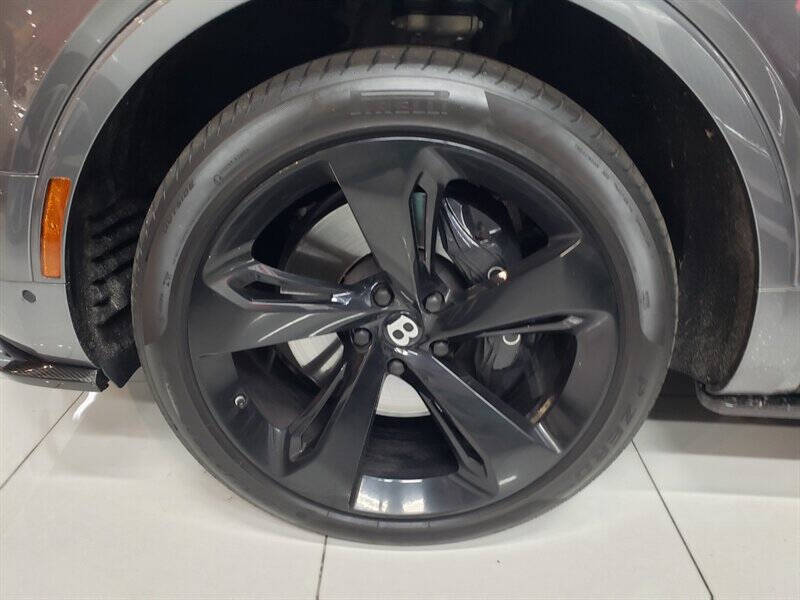 2018 Bentley Bentayga 15