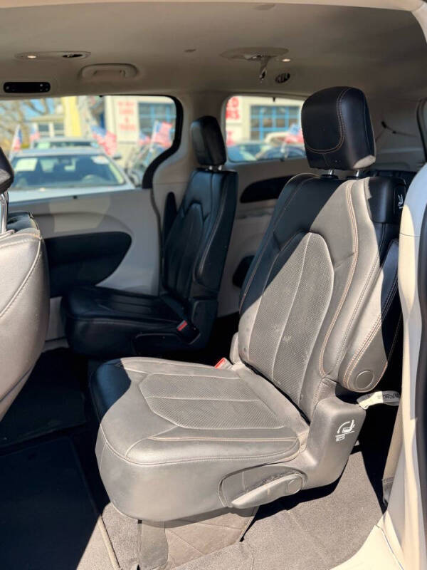 2019 Chrysler Pacifica Touring L