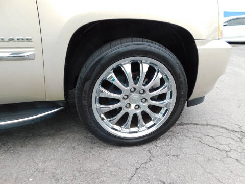 2011 Cadillac Escalade Luxury