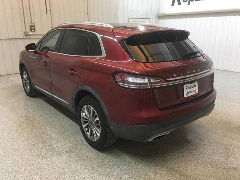 2019 Lincoln Nautilus Select